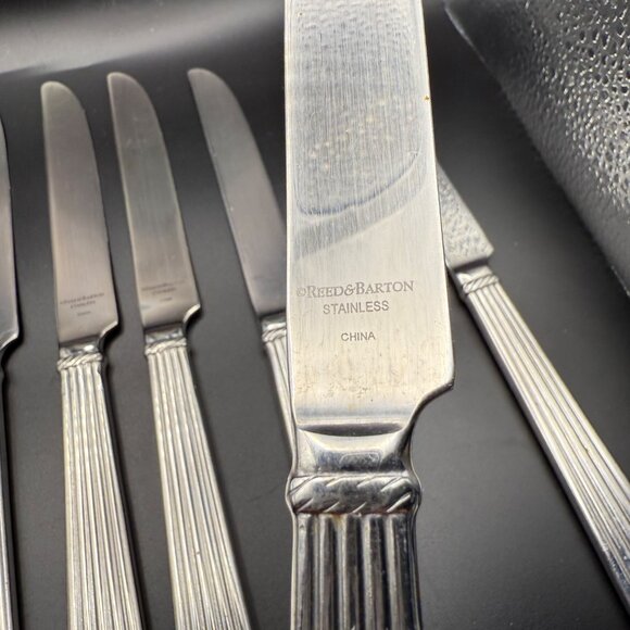 Reed & Barton Trinity Hall Pattern 7 Stainless Steel 18/10 Dinner Knives - Picture 2 of 4